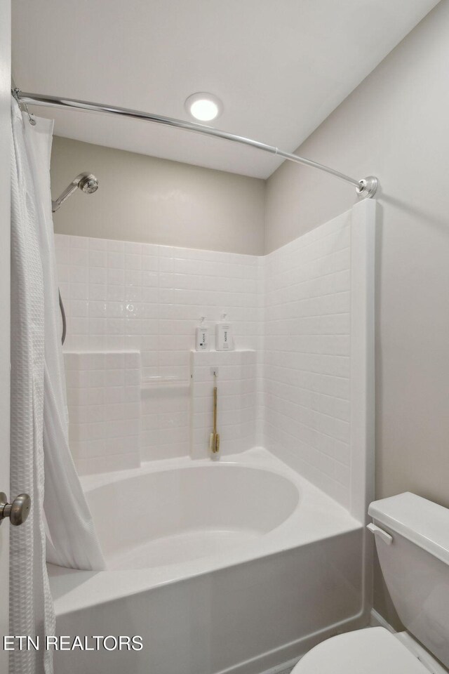 10737 Prince Albert Way, Knoxville, TN 37934 - bathroom with toilet and shower / bath combo