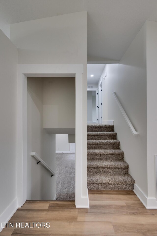 7513 Inverrary Cir, Knoxville, TN 37918 - staircase with wood finished floors, recessed lighting, and baseboards