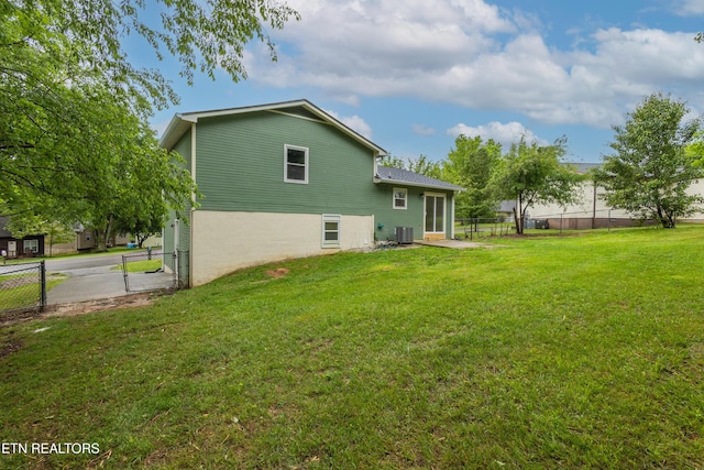 7513 Inverrary Cir, Knoxville, TN 37918 - back of property featuring central AC