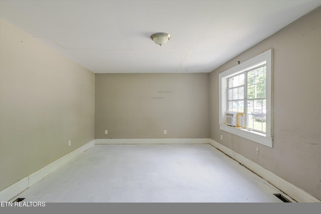 2400 Wilson Ave, Knoxville, TN 37915 - unfurnished room featuring cooling unit