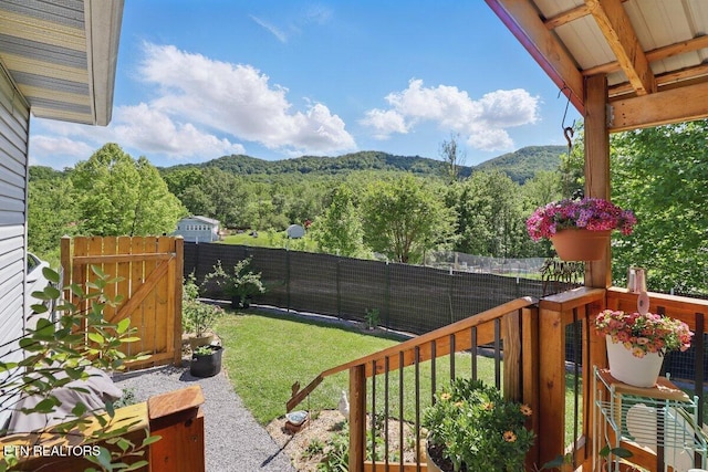 164 Walker Ln, Middlesboro, KY 40965 - view of yard featuring a wooded view and a mountain view