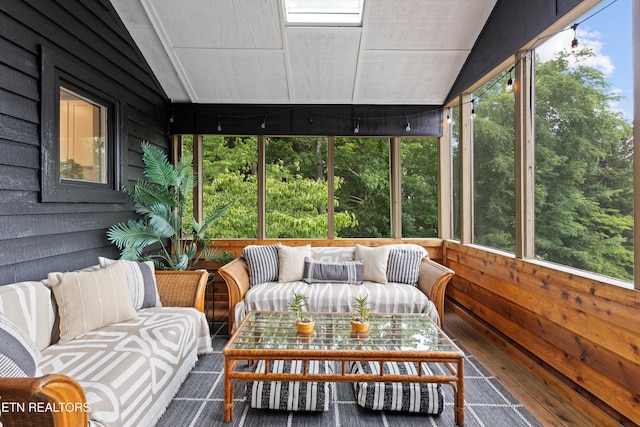 12771 Tanglewood Dr, Knoxville, TN 37922 - sunroom with vaulted ceiling and an outdoor hangout area