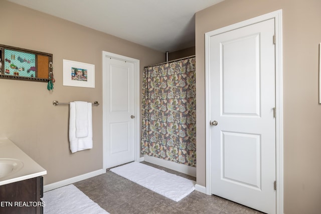 332 Caboose Ln, Maryville, TN 37804 - full bath with baseboards, vanity, and a shower with curtain