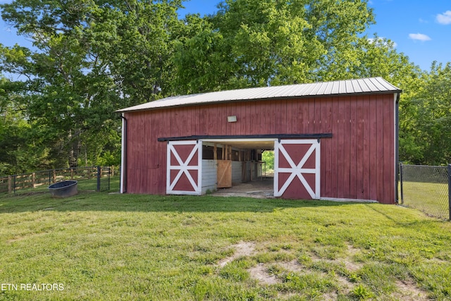 8307 Stoney View Ln, Corryton, TN 37721 - view of barn featuring an exterior structure