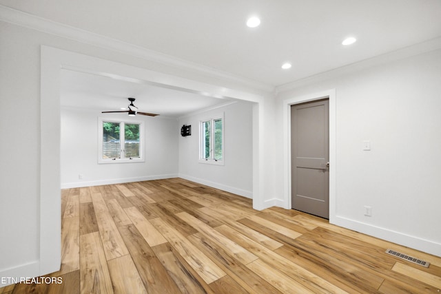 520 S David Ln, Knoxville, TN 37922 - empty room with crown molding, a ceiling fan, light wood-style floors, baseboards, and recessed lighting