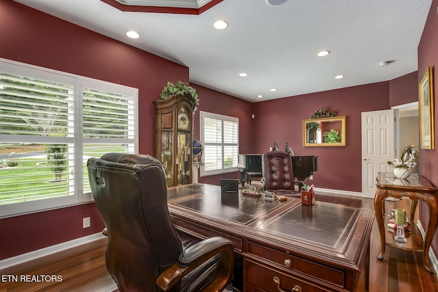 162 Tanasi Lagoon Dr, Loudon, TN 37774 - office area featuring baseboards, dark wood-type flooring, recessed lighting, and a textured ceiling