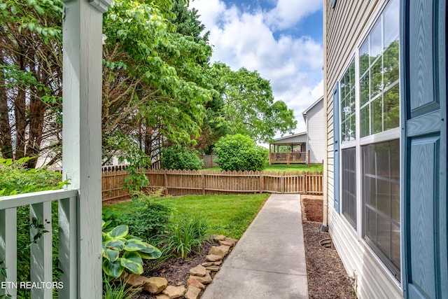 4913 Ivy Rose Dr, Knoxville, TN 37918 - view of yard