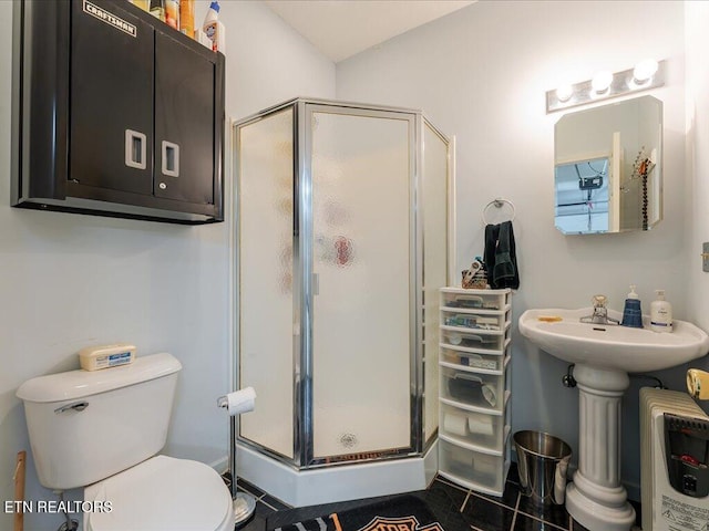 3428 Connie Ln, White Pine, TN 37890 - full bathroom featuring a shower stall and toilet
