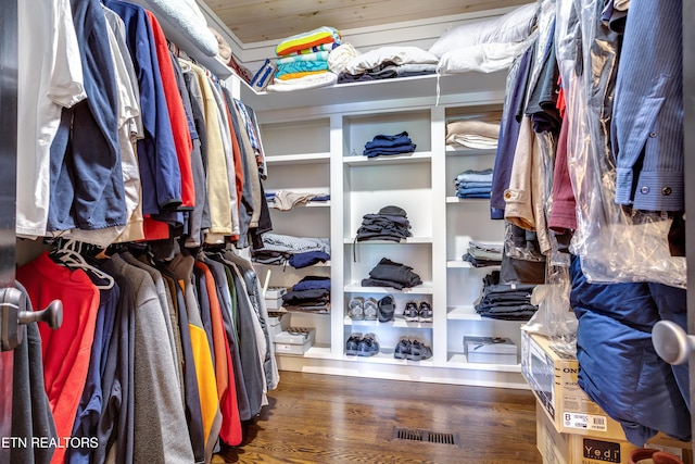 1510 Hickory Pointe Ln, Maynardville, TN 37807 - walk in closet featuring wood finished floors