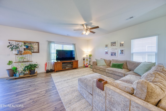 162 Harbour Pointe Ln, Oak Ridge, TN 37830 - living room featuring a ceiling fan, wood finished floors, and baseboards