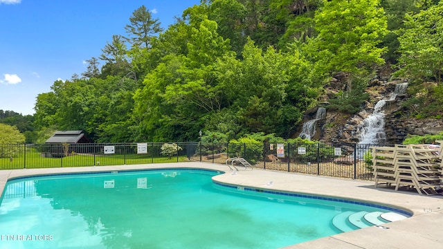 2006 Cougar Crossing Way, Sevierville, TN 37862 - community pool featuring fence
