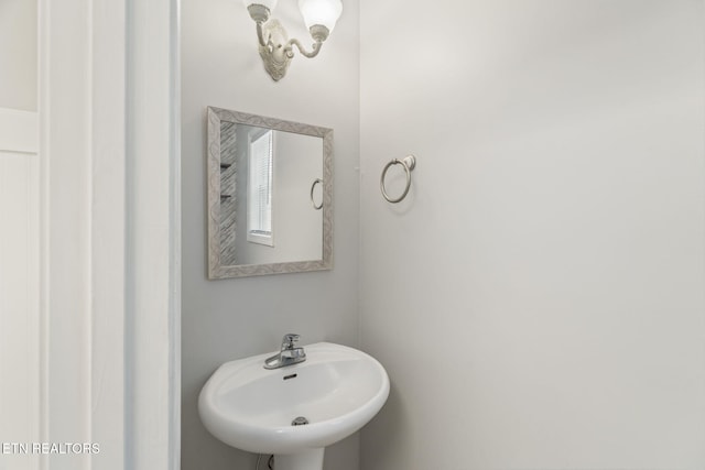 4419 Alder Tree Ln, Knoxville, TN 37938 - bathroom featuring a sink