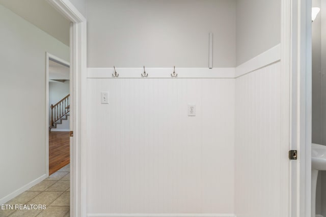 4419 Alder Tree Ln, Knoxville, TN 37938 - mudroom featuring light tile patterned floors