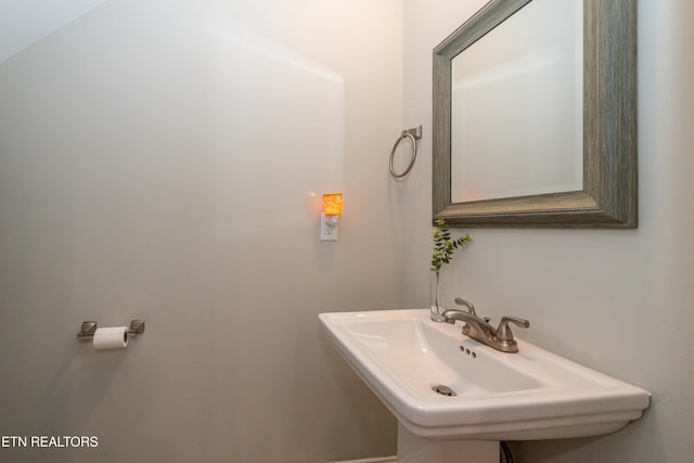 3132 Bakertown Station Way, Knoxville, TN 37931 - bathroom featuring a sink