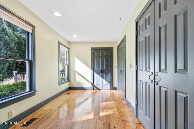310 Savannah Shores Dr, Delano, TN 37325 - foyer featuring light wood-type flooring, baseboards, and recessed lighting