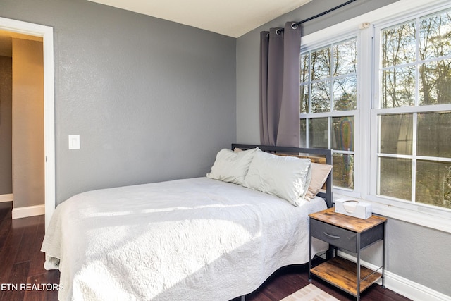 409 Melrose St, Maryville, TN 37803 - bedroom featuring wood finished floors and a textured wall