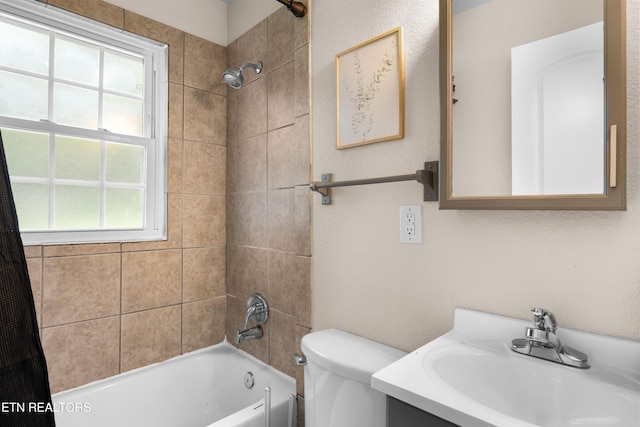 409 Melrose St, Maryville, TN 37803 - bathroom featuring shower / tub combo with curtain and vanity