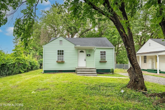 718 E Emerald Ave, Knoxville, TN 37917 - bungalow-style house with crawl space and a shingled roof