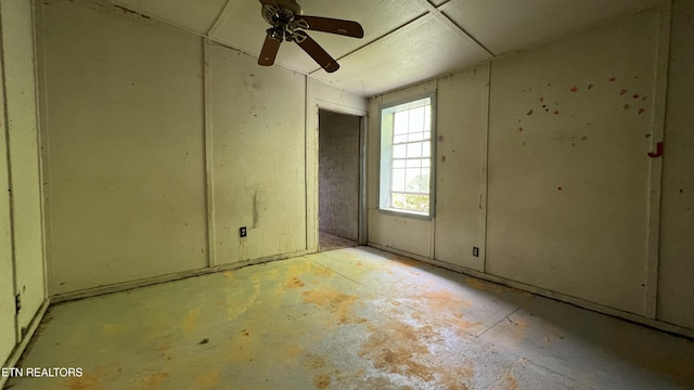 647 S Sudenny Ln, Lafollette, TN 37766 - unfurnished room with a ceiling fan