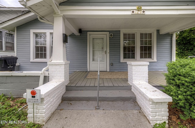 129 S Elmwood St, Knoxville, TN 37914 - doorway to property featuring covered porch
