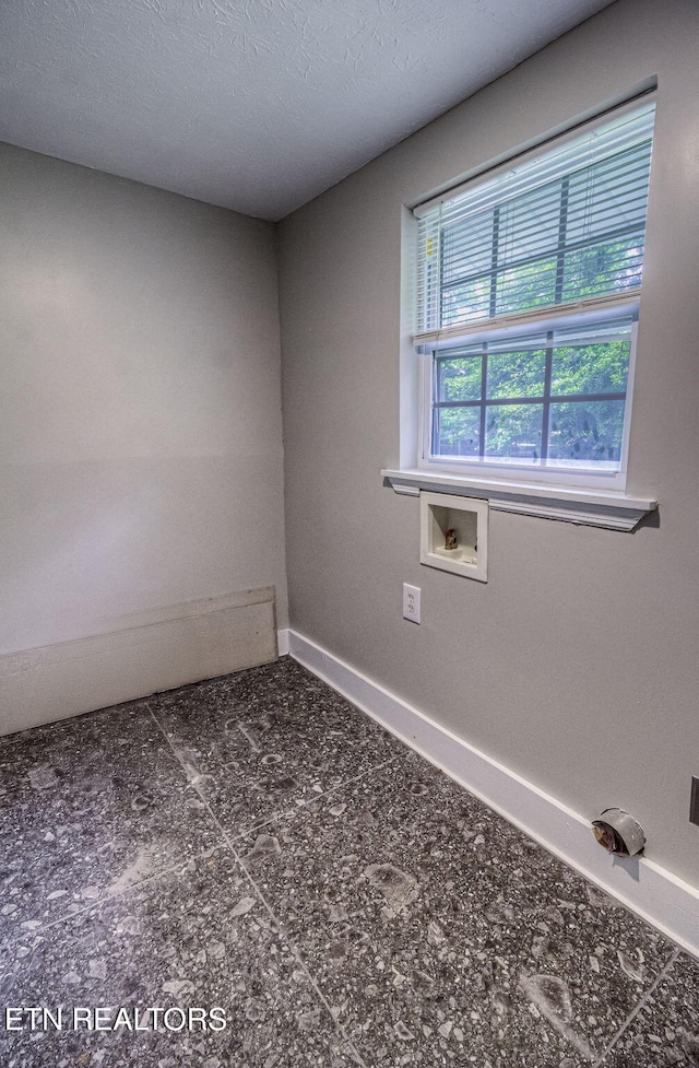 129 S Elmwood St, Knoxville, TN 37914 - unfurnished room with baseboards