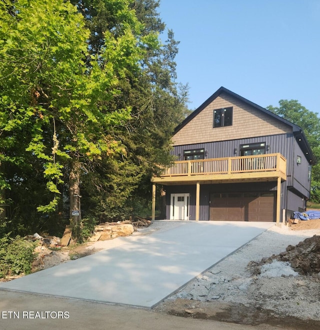 707 Powell Valley Shores Cir, Speedwell, TN 37870 - view of front facade with a garage and concrete driveway