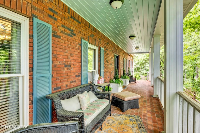 8216 Pimbrook Ln, Knoxville, TN 37923 - view of covered porch