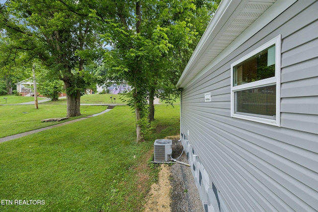 4001 Lilac Ave, Knoxville, TN 37914 - view of green lawn with central AC