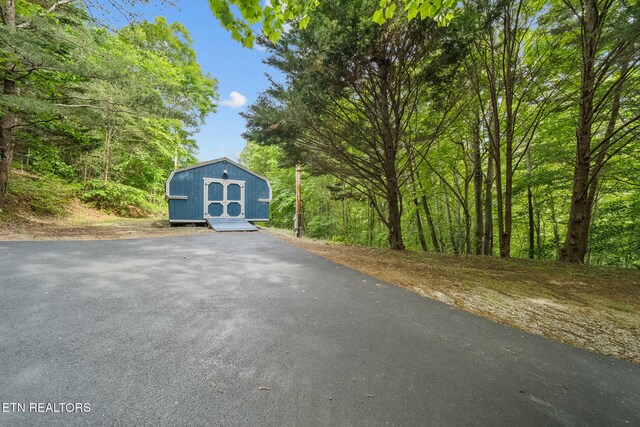 157 Wildcat Hollow Rd, New Tazewell, TN 37825 - view of asphalt driveway