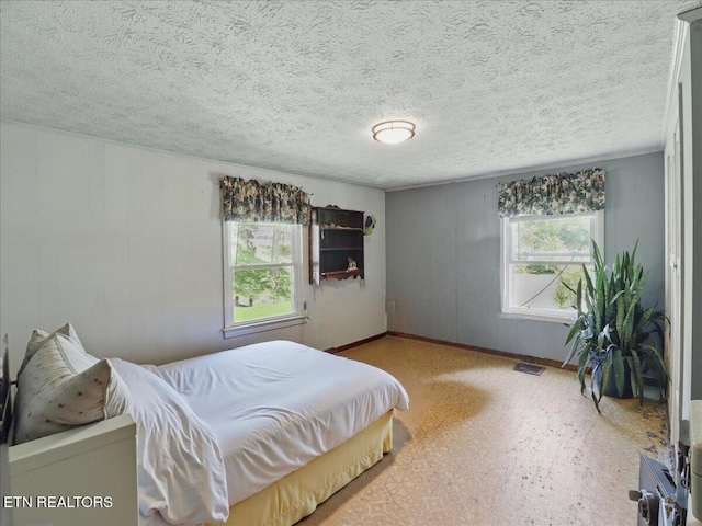 180 Stevenson Branch Rd, Middlesboro, KY 40965 - bedroom with baseboards