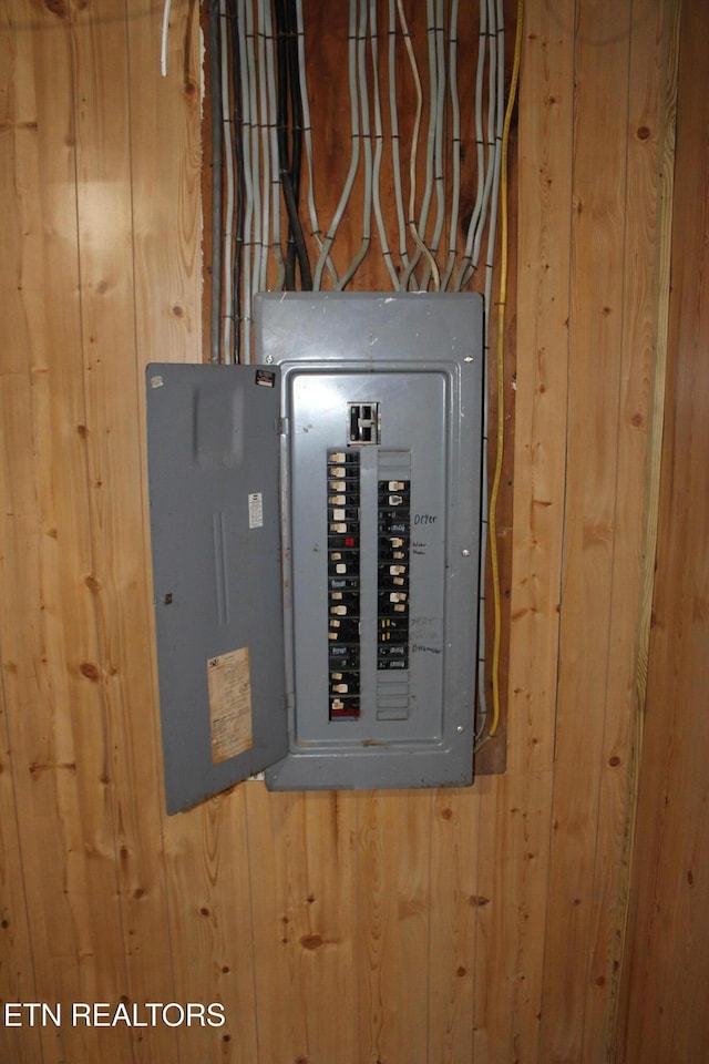 515 Silver Lake Dr, Jamestown, TN 38556 - utilities featuring electric panel