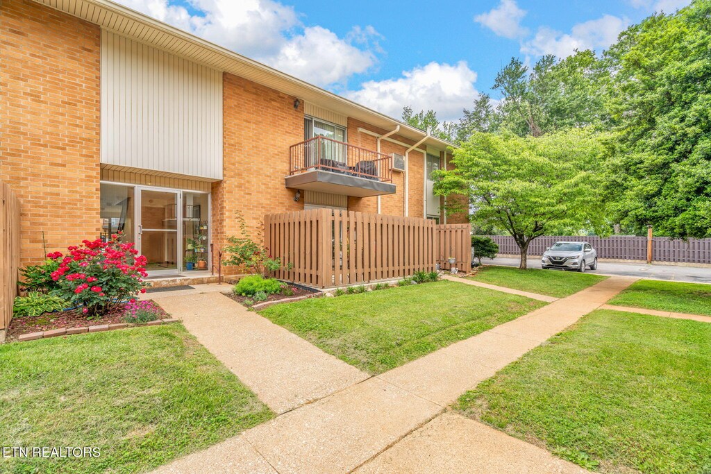 3104 N Broadway St Unit C18, Knoxville, TN 37917