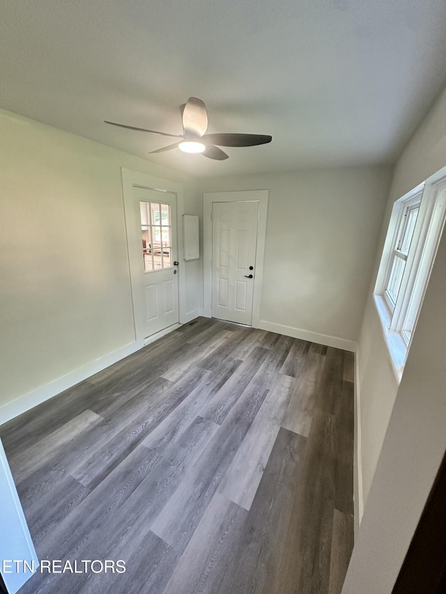 3824 Catalpa Ave, Knoxville, TN 37914 - foyer featuring ceiling fan, dark wood-type flooring, and baseboards