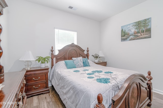 548 Cliff St, Morristown, TN 37814 - bedroom featuring wood finished floors and baseboards