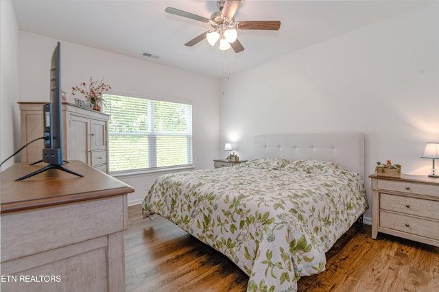 548 Cliff St, Morristown, TN 37814 - bedroom with wood finished floors, baseboards, and ceiling fan
