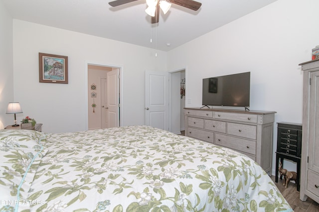 548 Cliff St, Morristown, TN 37814 - bedroom featuring wood finished floors and a ceiling fan