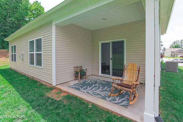 548 Cliff St, Morristown, TN 37814 - view of patio / terrace with cooling unit