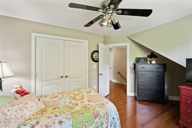 221 Stony Rock Ln, Jacksboro, TN 37757 - bedroom featuring dark wood-type flooring, a closet, and a ceiling fan