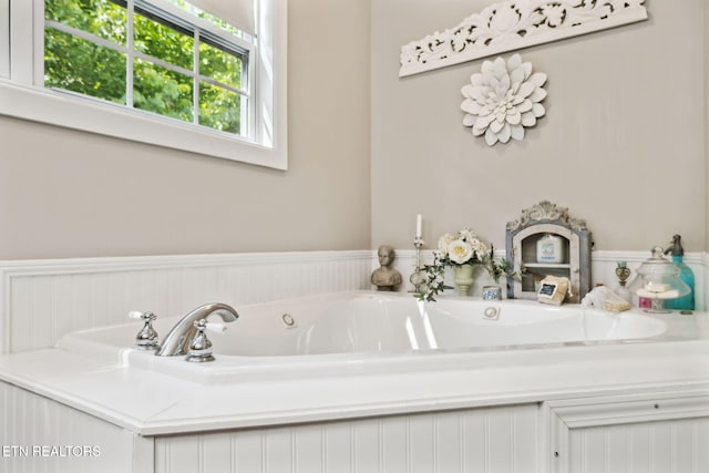 221 Stony Rock Ln, Jacksboro, TN 37757 - bathroom featuring a bath