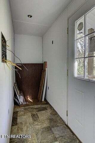 12863 Summer City Rd, Spring City, TN 37381 - view of foyer entrance