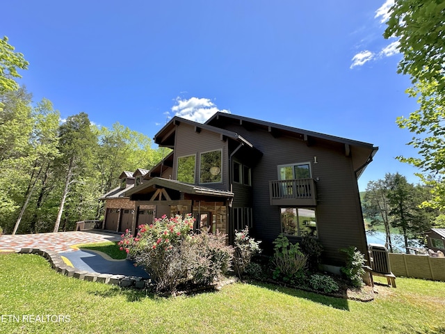 189 Bridle Way, Speedwell, TN 37870 - back of house featuring driveway and a balcony