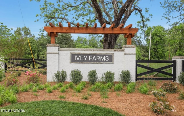 12713 Duckfoot Ln, Farragut, TN 37934 - community / neighborhood sign featuring fence