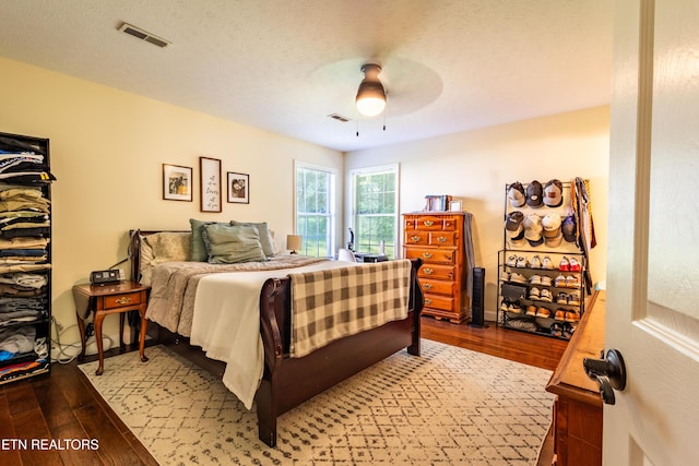 348 Willie D Dr, Jefferson City, TN 37760 - bedroom with hardwood / wood-style flooring and a ceiling fan
