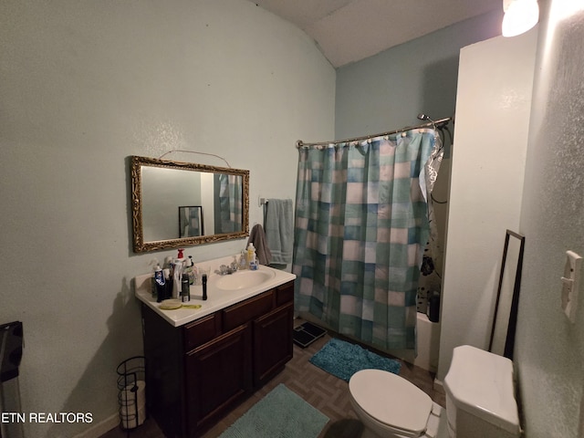 291 Tall Oaks Dr, Pennington Gap, VA 24277 - full bath featuring toilet, vanity, and lofted ceiling