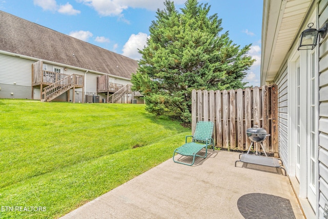 1051 Nod St, Knoxville, TN 37932 - view of patio with stairs