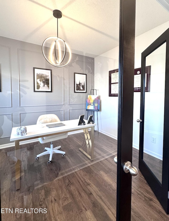 1013 Curly Top Ln, Knoxville, TN 37932 - office space featuring wood finished floors and baseboards