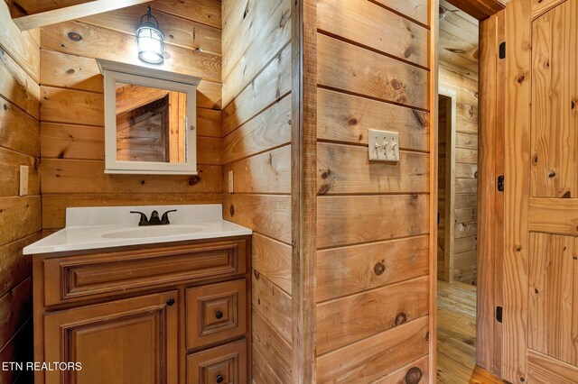 208 Charles Eaves Ln, Benton, TN 37307