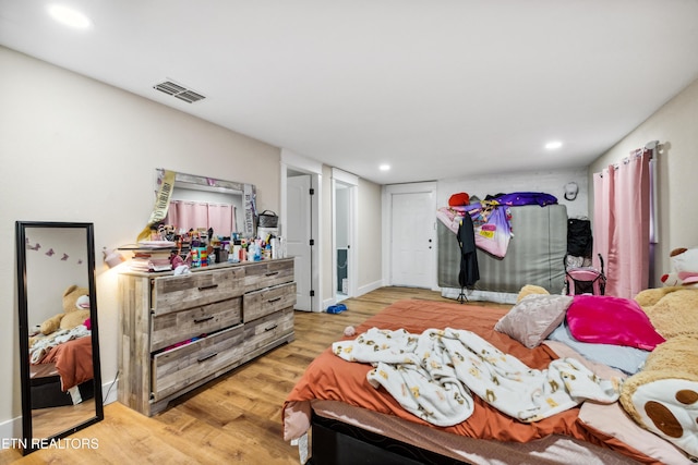 828 Noragate Rd, Knoxville, TN 37919 - bedroom with wood finished floors and recessed lighting
