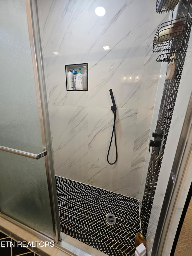 828 Noragate Rd, Knoxville, TN 37919 - bathroom with a shower stall