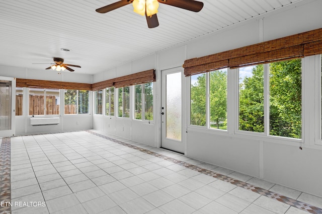 1025 Ree Way Unit 20, Knoxville, TN 37909 - unfurnished sunroom with a ceiling fan